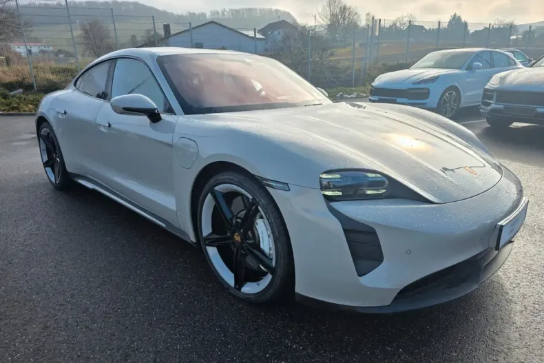 Porsche Taycan din 2022 cu 58.000 km - oferta POR183040 - foto 3