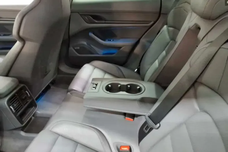 Porsche Taycan din 2023 cu 80.655 km - oferta POR183041 - foto 8