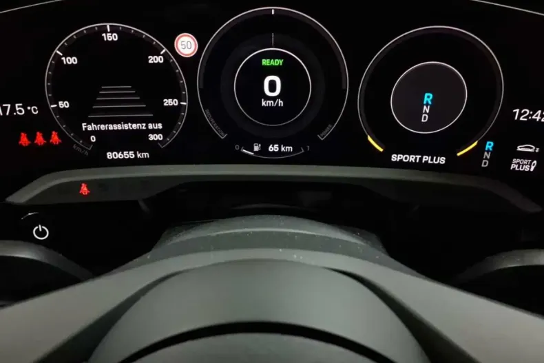 Porsche Taycan din 2023 cu 80.655 km - oferta POR183041 - foto 14