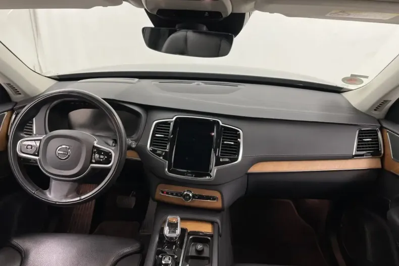 Volvo XC90 din 2022 cu 87.034 km - oferta VOL183043 - foto 3