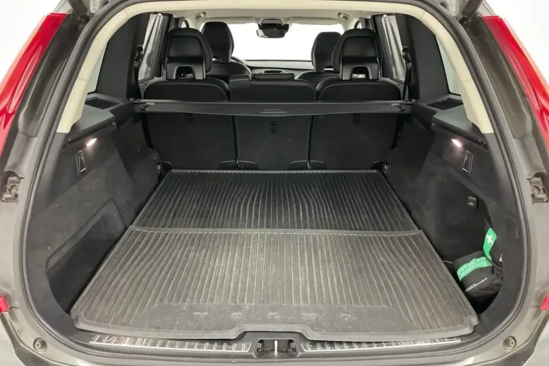 Volvo XC90 din 2022 cu 87.034 km - oferta VOL183043 - foto 9