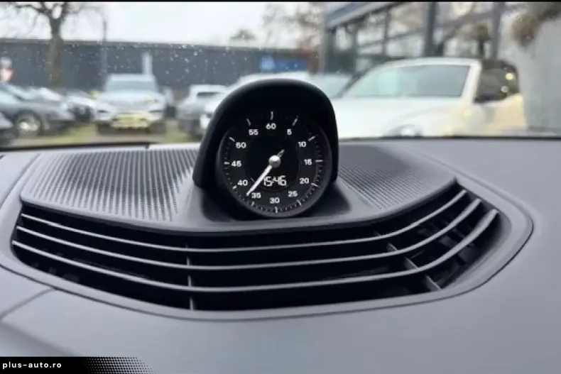 Porsche Taycan din 2021 cu 86.400 km - oferta POR183045 - foto 8