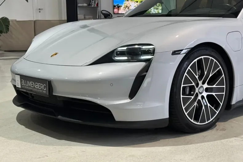 Porsche Taycan din 2022 cu 110.462 km - oferta POR183046 - foto 4