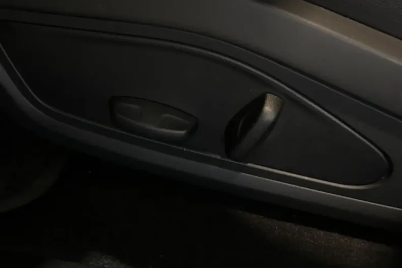 Porsche Taycan din 2022 cu 110.462 km - oferta POR183046 - foto 12