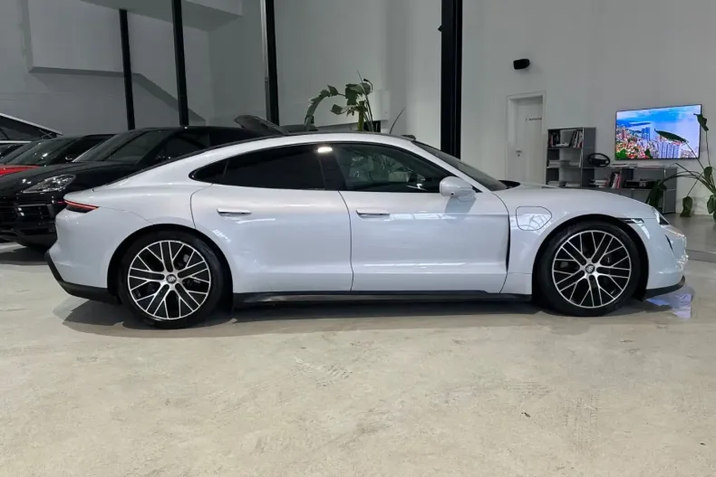 Porsche Taycan din 2022 cu 110.462 km - oferta POR183046 - foto 21