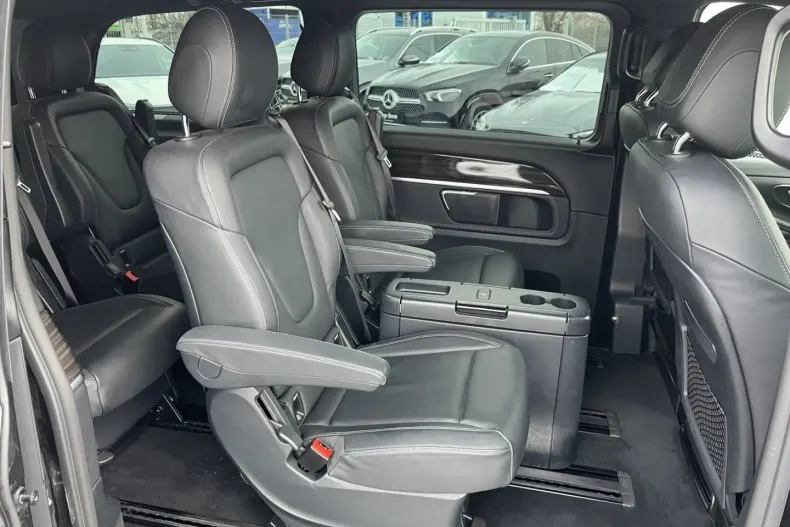 Mercedes-Benz V 300 (Clasa V) din 2023 cu 48.934 km - oferta MER183050 - foto 7