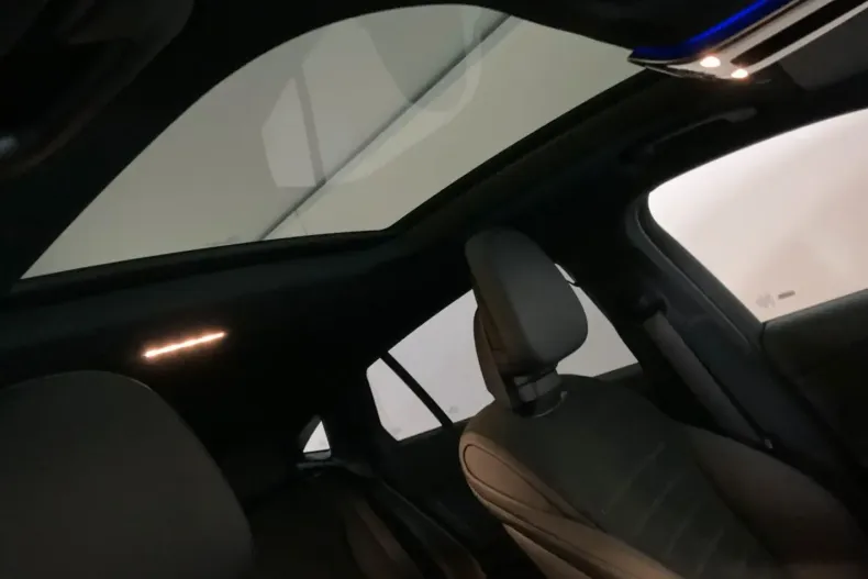 Mercedes-Benz GLC 300 (Clasa GLC) din 2023 cu 6.874 km - oferta MER183055 - foto 9