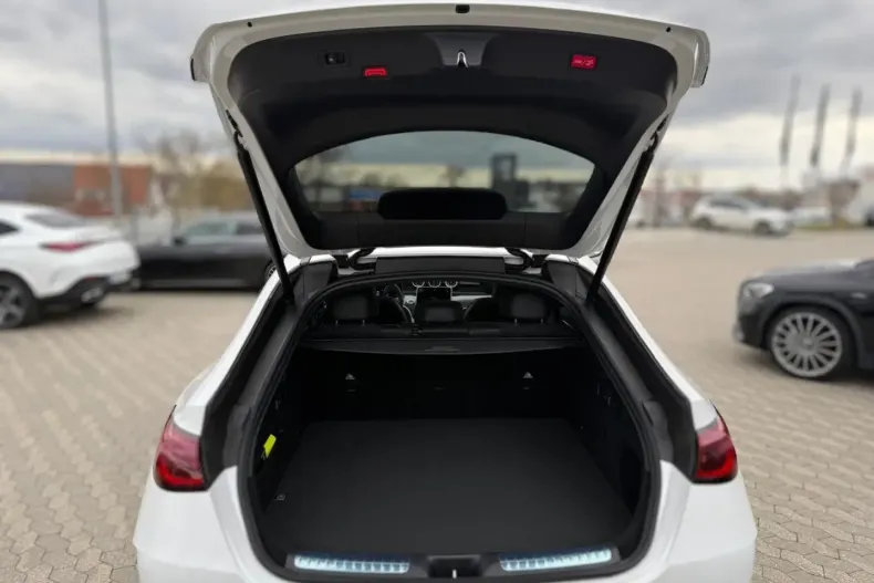 Mercedes-Benz GLC 300 (Clasa GLC) din 2025 cu 17.900 km - oferta MER183060 - foto 5