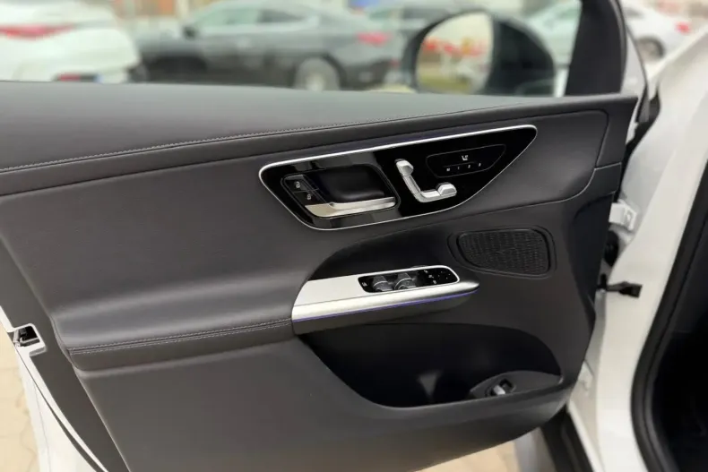 Mercedes-Benz GLC 300 (Clasa GLC) din 2025 cu 17.900 km - oferta MER183060 - foto 9