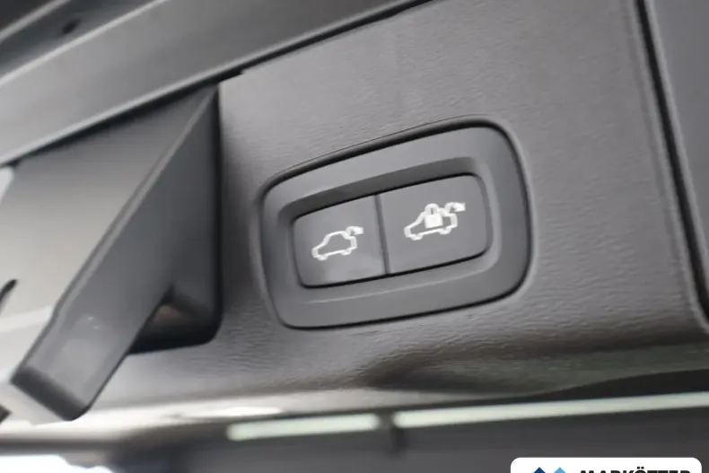 Volvo XC60 din 2025 cu 18.100 km - oferta VOL183077 - foto 9