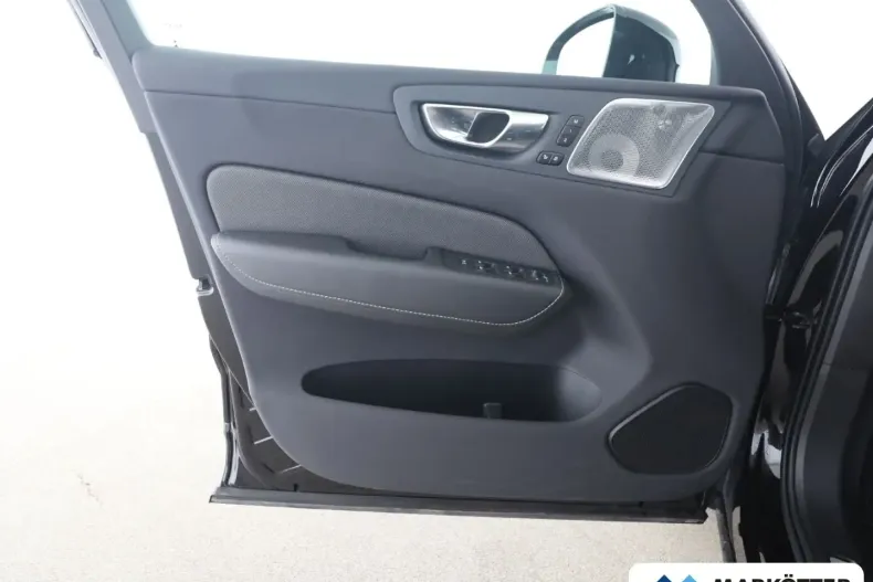 Volvo XC60 din 2024 cu 14.544 km - oferta VOL183079 - foto 12