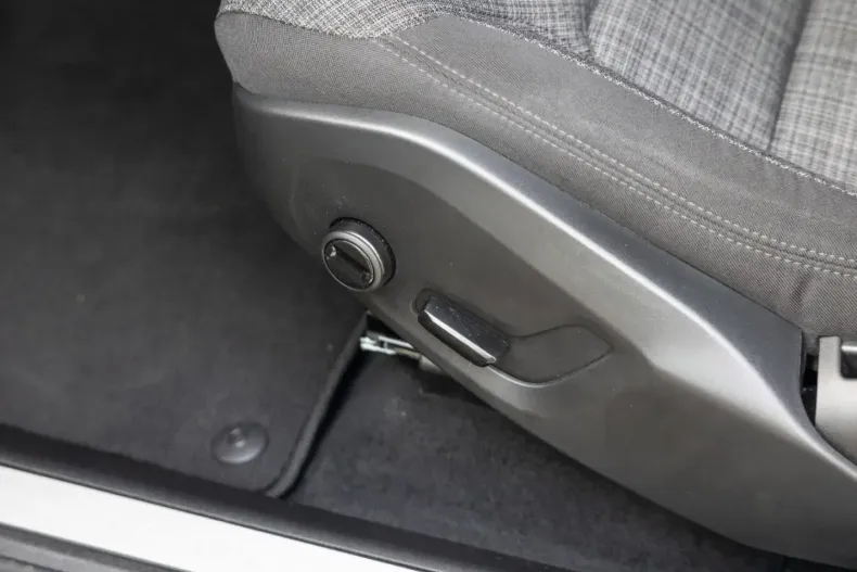 Volvo XC60 din 2024 cu 23.900 km - oferta VOL183080 - foto 16