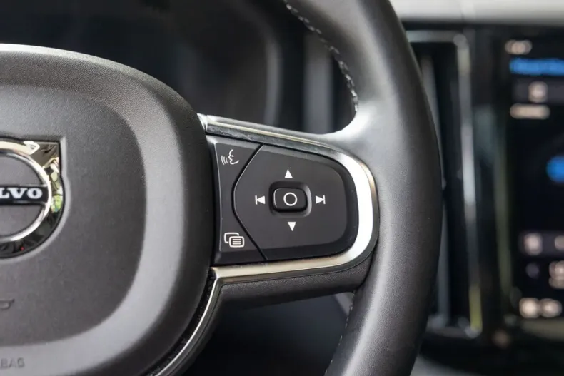 Volvo XC60 din 2024 cu 23.900 km - oferta VOL183080 - foto 24