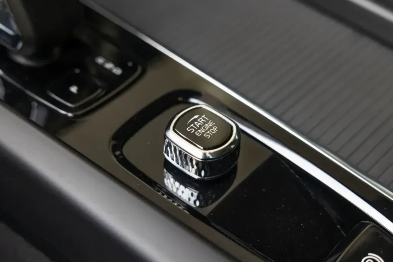 Volvo XC60 din 2024 cu 23.900 km - oferta VOL183080 - foto 26