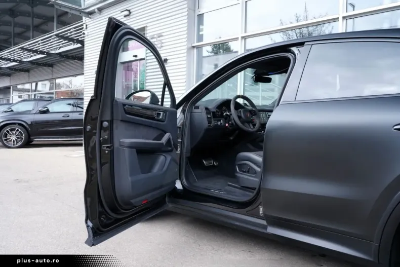Porsche Cayenne din 2023 cu 48.800 km - oferta POR183081 - foto 8
