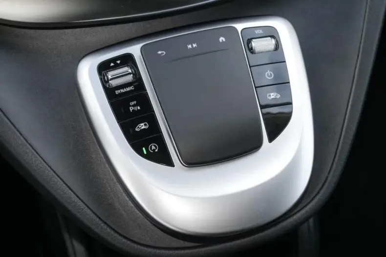 Mercedes-Benz V 300 (Clasa V) din 2024 cu 42.911 km - oferta MER183088 - foto 11