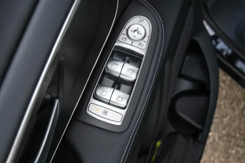 Mercedes-Benz V 300 (Clasa V) din 2024 cu 42.911 km - oferta MER183088 - foto 12