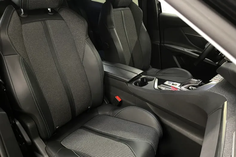 Peugeot 3008 din 2022 cu 97.683 km - oferta PEU183103 - foto 10