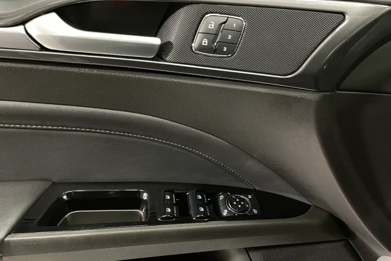 Ford Mondeo din 2020 cu 77.942 km - oferta FOR183105 - foto 25