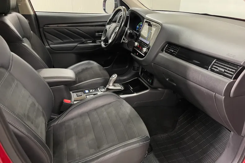 Mitsubishi Outlander din 2020 cu 132.711 km - oferta MIT183114 - foto 10