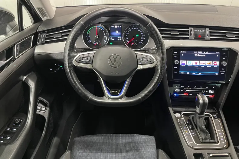 Volkswagen Passat din 2021 cu 71.438 km - oferta VOL183117 - foto 6