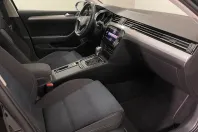 Volkswagen Passat din 2021 cu 71.438 km - oferta VOL183117 - foto 11