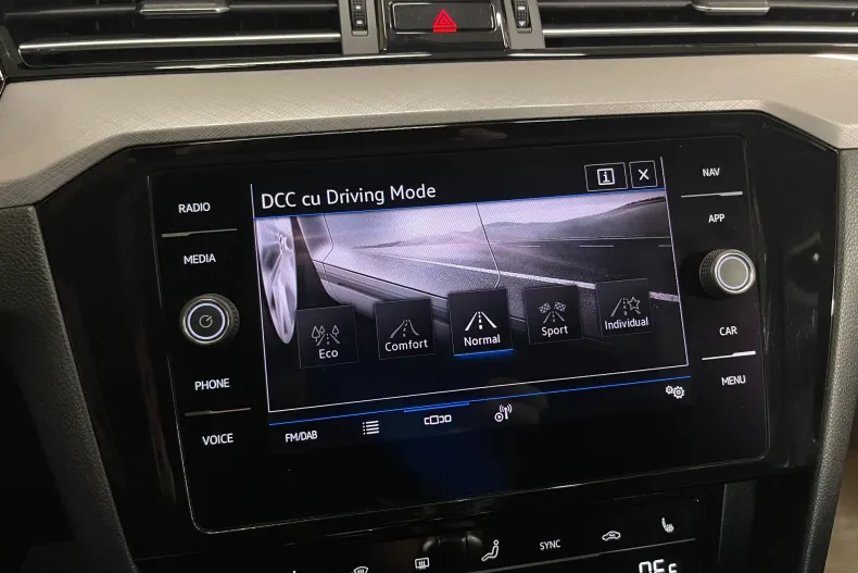 Volkswagen Passat din 2021 cu 71.438 km - oferta VOL183117 - foto 17