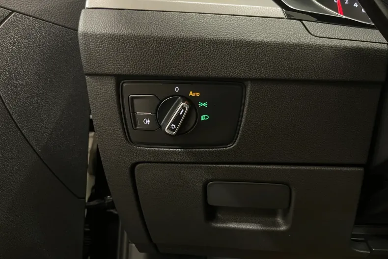 Volkswagen Passat din 2021 cu 71.438 km - oferta VOL183117 - foto 31