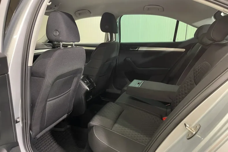 Skoda Superb din 2021 cu 30.446 km - oferta SKO183120 - foto 11