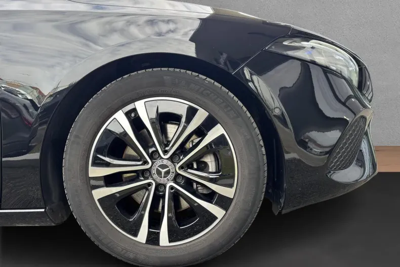 Mercedes-Benz A 180 (Clasa A) din 2024 cu 30.700 km - oferta MER183127 - foto 15