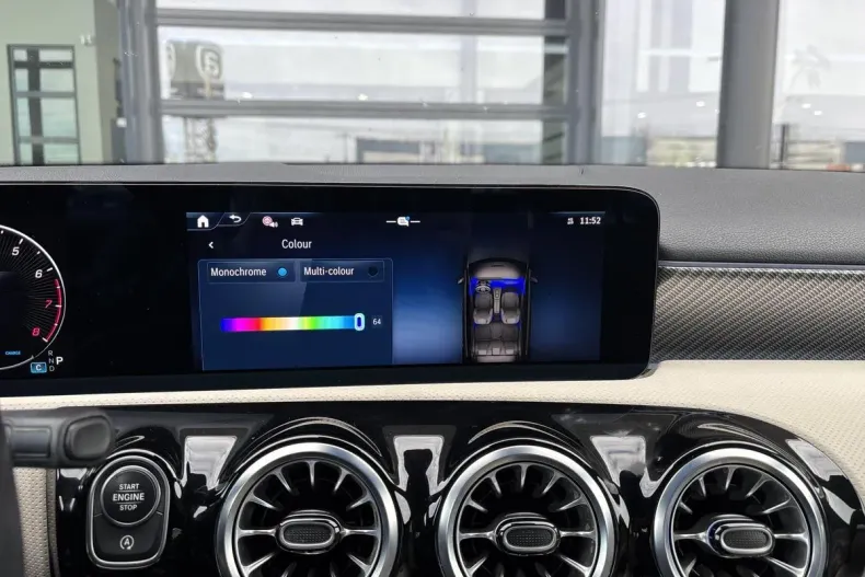 Mercedes-Benz A 180 (Clasa A) din 2024 cu 30.700 km - oferta MER183127 - foto 16