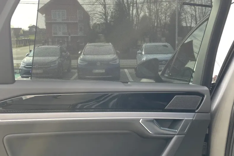 Volkswagen Touareg din 2025 cu 1 km - oferta VOL183131 - foto 22