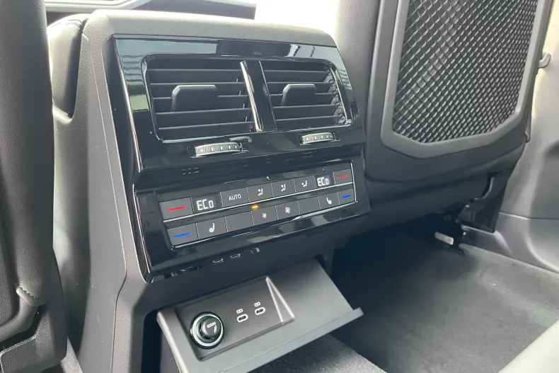 Volkswagen Touareg din 2025 cu 1 km - oferta VOL183131 - foto 23