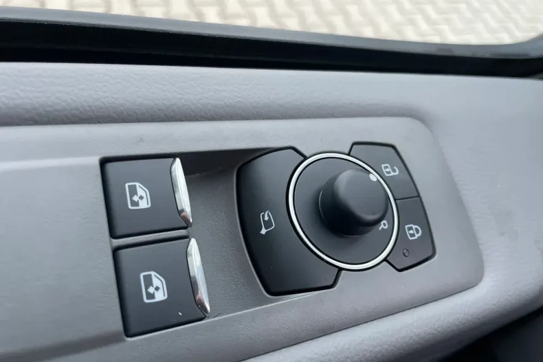 Volkswagen Caravelle din 2025 cu 1 km - oferta VOL183132 - foto 33