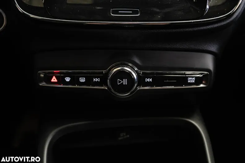 Volvo XC40 din 2020 cu 123.496 km - oferta VOL183133 - foto 17