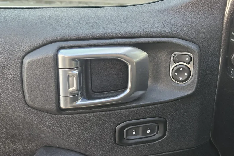 Jeep Wrangler din 2022 cu 36.937 km - oferta JEE183138 - foto 18