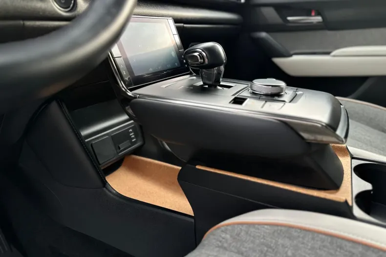 Mazda MX-3 din 2020 cu 72.732 km - oferta MAZ183139 - foto 38