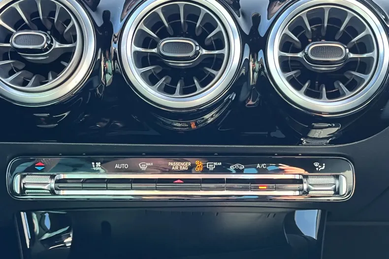 Mercedes-Benz CLA (Clasa CLA) din 2024 cu 14.964 km - oferta MER183146 - foto 21