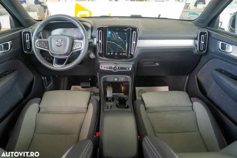 Volvo XC40 din 2022 cu 44.400 km - oferta VOL183160 - foto 17