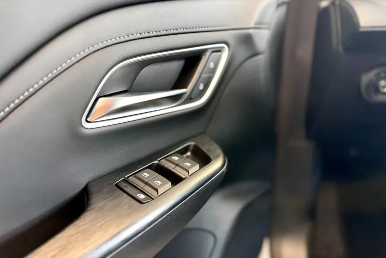 MG ZS HEV din 2025 cu 10 km - oferta MG0183180 - foto 10