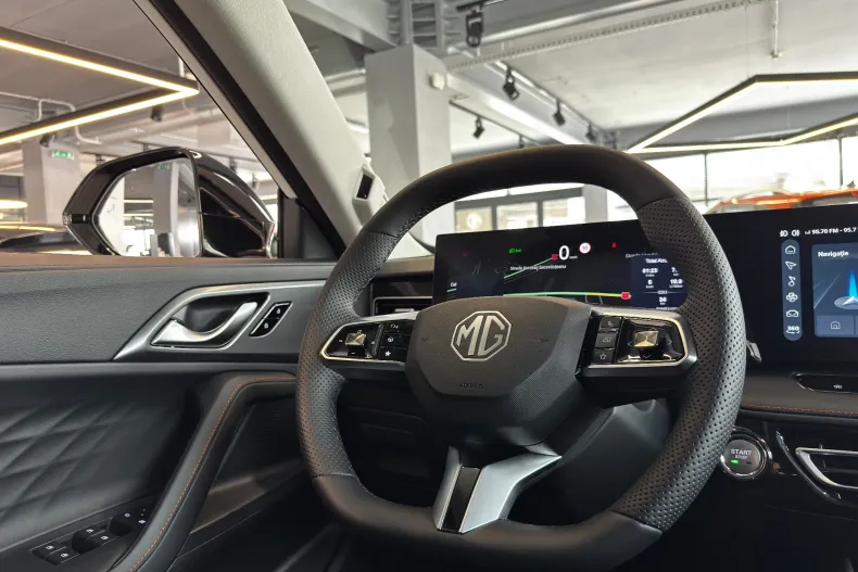 MG HS din 2025 cu 10 km - oferta MG0183181 - foto 12