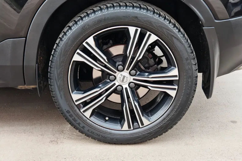 Volvo XC40 din 2020 cu 85.532 km - oferta VOL183187 - foto 13