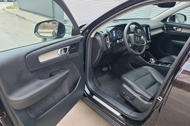 Volvo XC40 din 2020 cu 85.532 km - oferta VOL183187 - foto 14