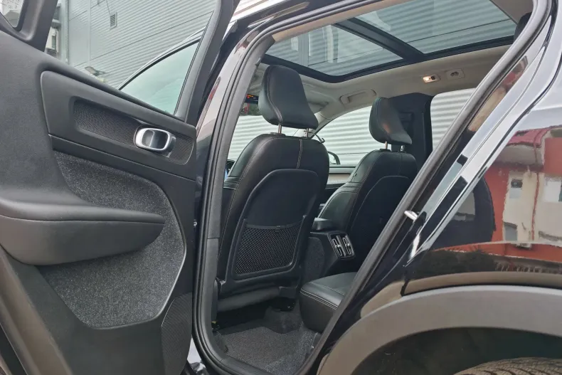 Volvo XC40 din 2020 cu 85.532 km - oferta VOL183187 - foto 20