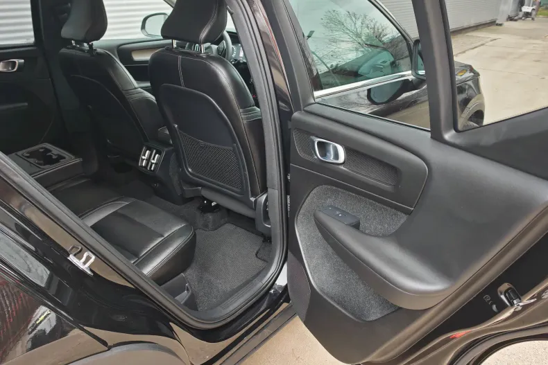 Volvo XC40 din 2020 cu 85.532 km - oferta VOL183187 - foto 21