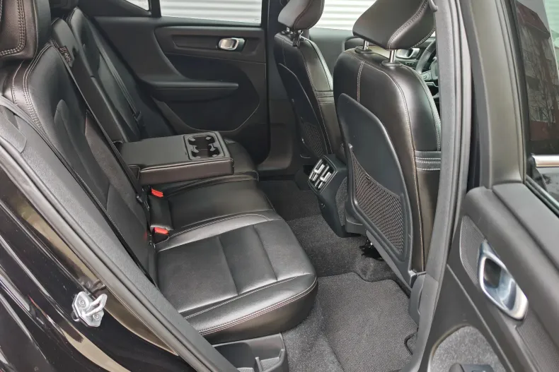 Volvo XC40 din 2020 cu 85.532 km - oferta VOL183187 - foto 22