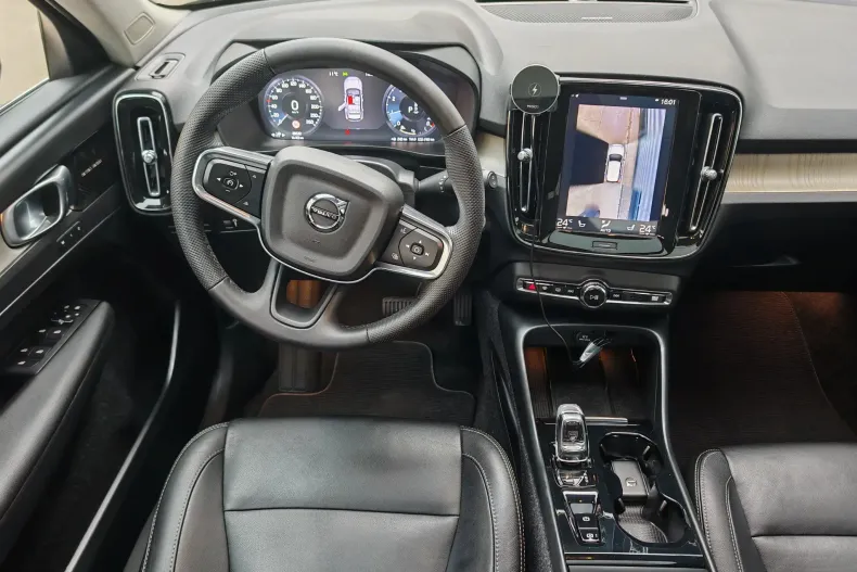 Volvo XC40 din 2020 cu 85.532 km - oferta VOL183187 - foto 28