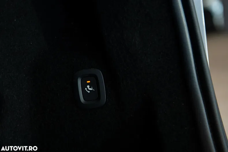 Volvo XC60 din 2021 cu 99.806 km - oferta VOL183211 - foto 30