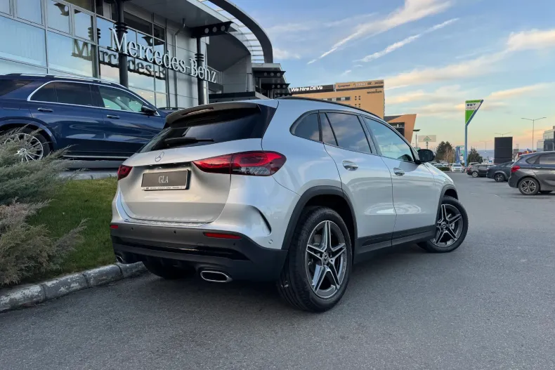 Mercedes-Benz GLA din 2023 cu 63.847 km - oferta MER183219 - foto 2