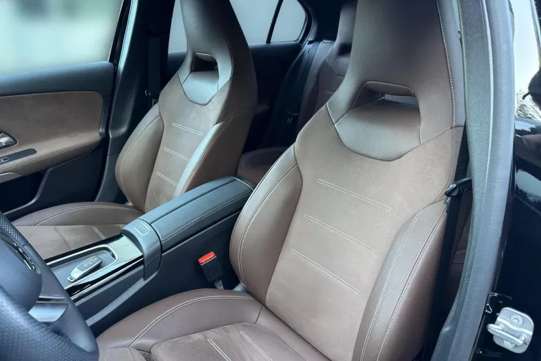 Mercedes-Benz A 200 (Clasa A) din 2024 cu 12.090 km - oferta MER183225 - foto 11